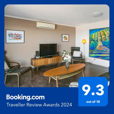 Absolute Waterfront Views And Kayaks - Accommodation Burleigh 4