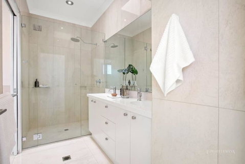 Affordable Luxury By The River - Accommodation Burleigh 2