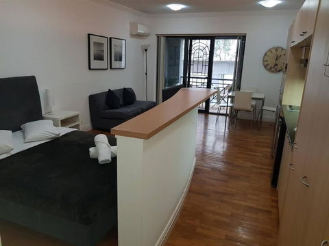 Accommodation Sydney Potts Point Pet Friendly Studio Apartment With Balcony - Accommodation Burleigh 0