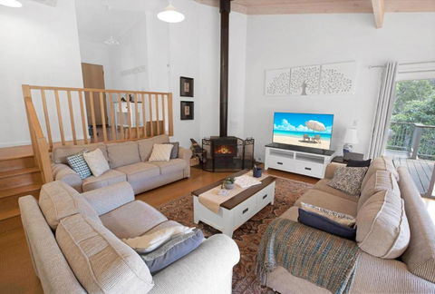 A Wood Haven - Accommodation Burleigh 0