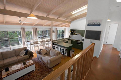 A Wood Haven - Accommodation Burleigh 4