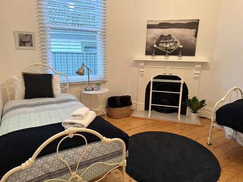 AAA Plus Yapera On Lucan - Accommodation Burleigh 4