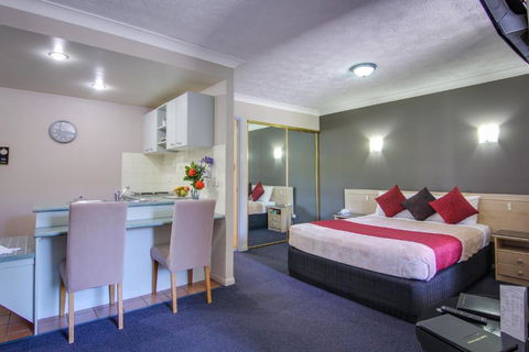 Albion Manor - Accommodation Burleigh 1