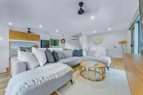 Airlie Abode - Accommodation Burleigh 1