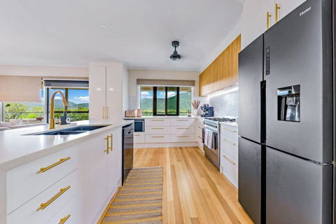 Airlie Abode - Accommodation Burleigh 3