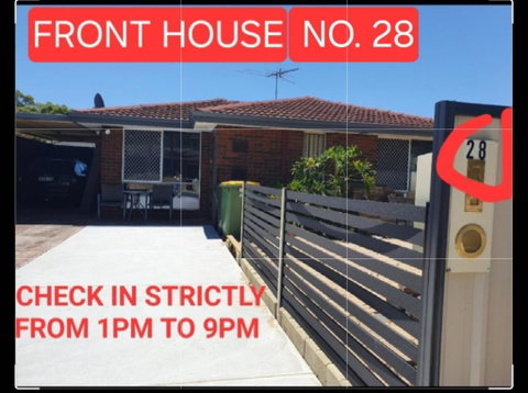 Airport Budget Room - Accommodation Burleigh 0