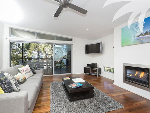 Akama - Accommodation Burleigh 3