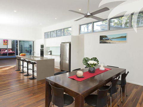 Akama - Accommodation Burleigh 4