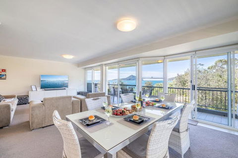 Albacore 5 - Accommodation Burleigh 1
