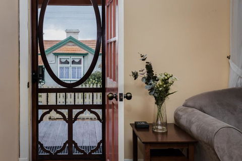 Albany Historic Cottage By The BnB Collection - Accommodation Burleigh 3