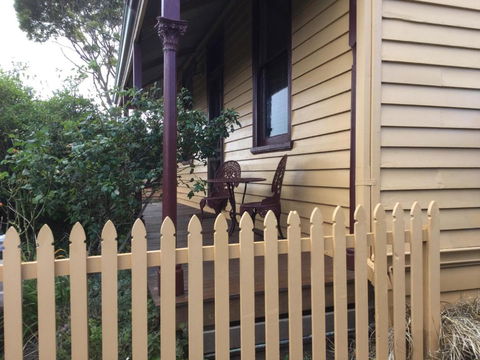 Albion Cottage - Accommodation Burleigh 2