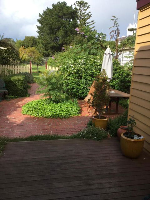 Albion Cottage - Accommodation Burleigh 1
