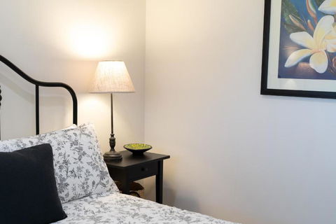 Alderwood Cottage - Cottage W Gorgeous Dam Views! - Accommodation Burleigh 4