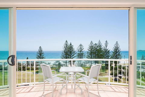 Alex Seaside Resort - Accommodation Burleigh 0
