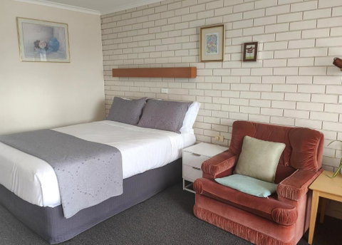 Alfred Motor Inn - Accommodation Burleigh 2