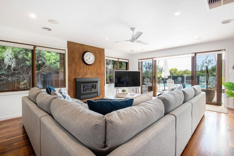 Alfresco Poolside Retreat Rye - Accommodation Burleigh 1