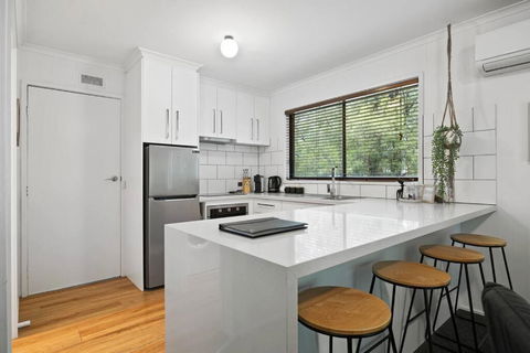 Algona Views - Accommodation Burleigh 4