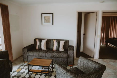 Alkoomi Chalets - Accommodation Burleigh 2