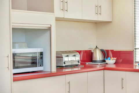 All Decked Out - Port Willunga - C21 SouthCoast Holidays - Accommodation Burleigh 4