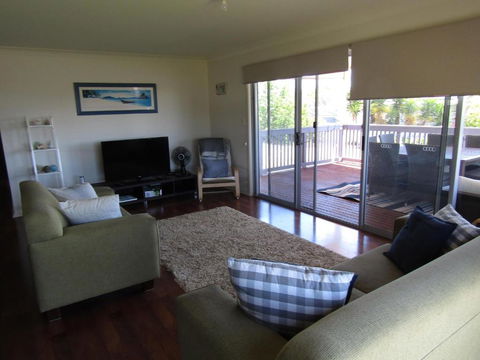 All Decked Out In Turton - Accommodation Burleigh 3