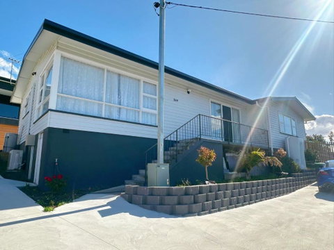 All-Seasons Comfort - Close To CBD & Air Port - Accommodation Burleigh 0