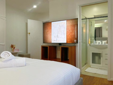All-Seasons Comfort - Close To CBD & Air Port - Accommodation Burleigh 2
