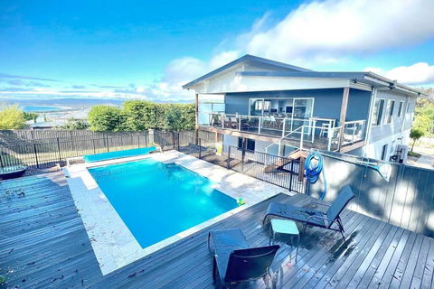 Allawah - 5 Bedroom Luxury Home With A Pool - Accommodation Burleigh 0