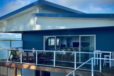 Allawah - 5 Bedroom Luxury Home With A Pool - Accommodation Burleigh 4