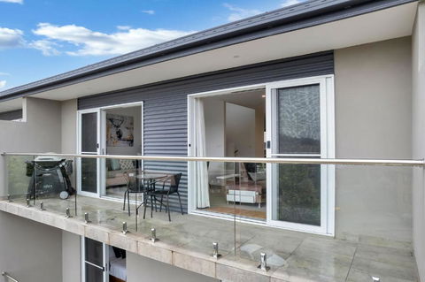 Alloura 2 - Accommodation Burleigh 2