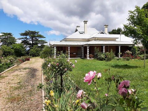 Alloway Bank - Accommodation Burleigh 2