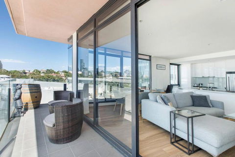 Aloft At Era With Sweeping Balcony Views - Accommodation Burleigh 0