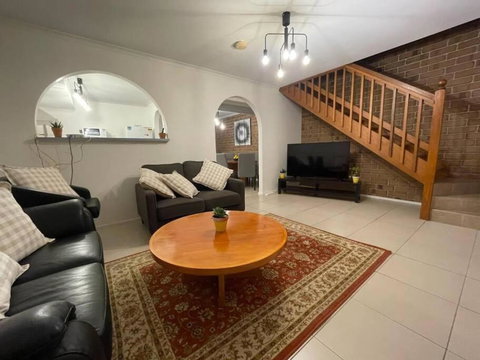 Aloha Adelaide - Accommodation Burleigh 3
