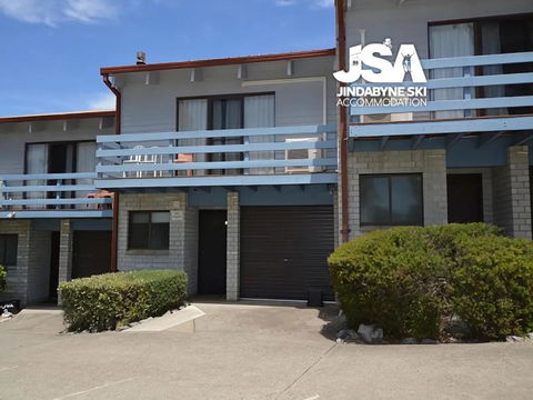 Alpha Centauri 8 - Accommodation Burleigh 0