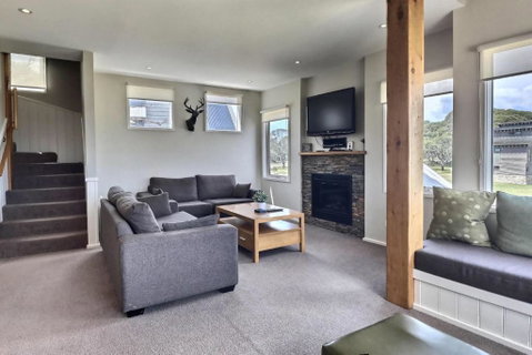 Alpine Edge - Accommodation Burleigh 1