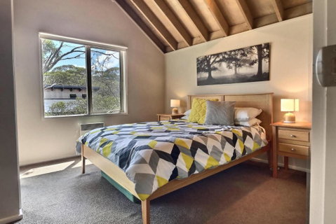 Alpine Edge - Accommodation Burleigh 2