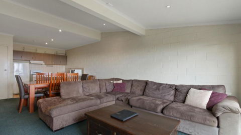 Alpine Heights 08 - Accommodation Burleigh 2