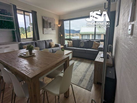 Alpine Mountain View 40 - Accommodation Burleigh 2