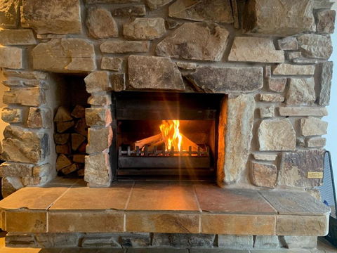 Alpine Woodsmoke Apartments - Accommodation Burleigh 3