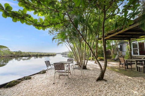 Aluna - Accommodation Burleigh 0