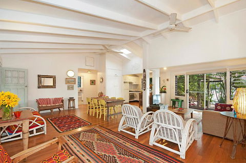 Aluna - Accommodation Burleigh 2