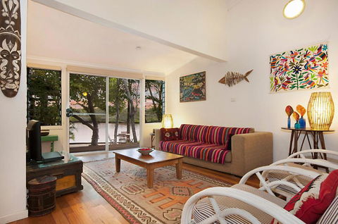 Aluna - Accommodation Burleigh 4
