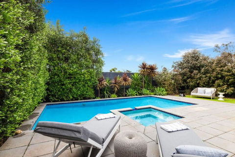 Amalfi Dream - Pool, Spa, Walk To Beach And Shops - Accommodation Burleigh 1