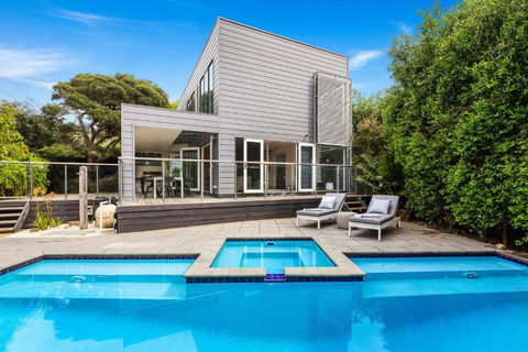 Amalfi Dream - Pool, Spa, Walk To Beach And Shops - Accommodation Burleigh 0