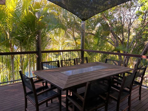 Amaroo - Bring Your Own Linen - Accommodation Burleigh 2