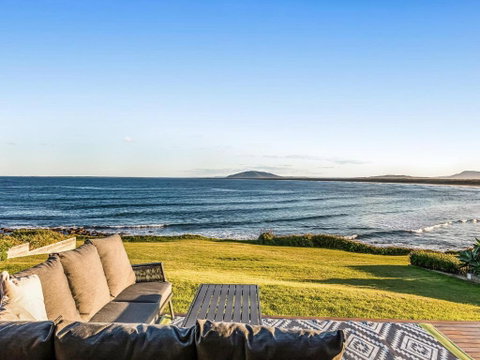 Amaroo - Accommodation Burleigh 1