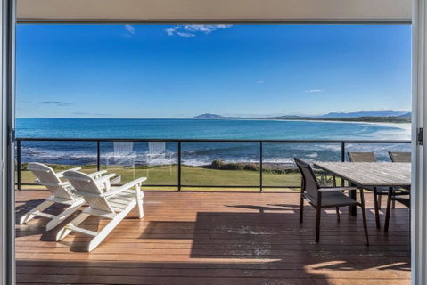 Amaroo - Accommodation Burleigh 2