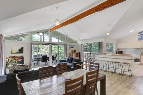 Amaroo House - Accommodation Burleigh 2