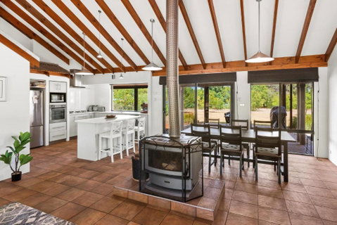 Amaroo - Accommodation Burleigh 3