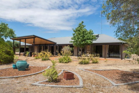 Amaroo - Accommodation Burleigh 1
