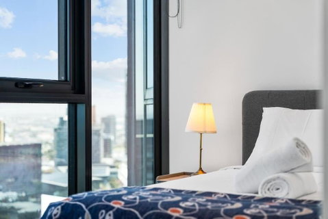 Amazing Bay Views & Spacious In Southbank 2B2B1C - Accommodation Burleigh 2